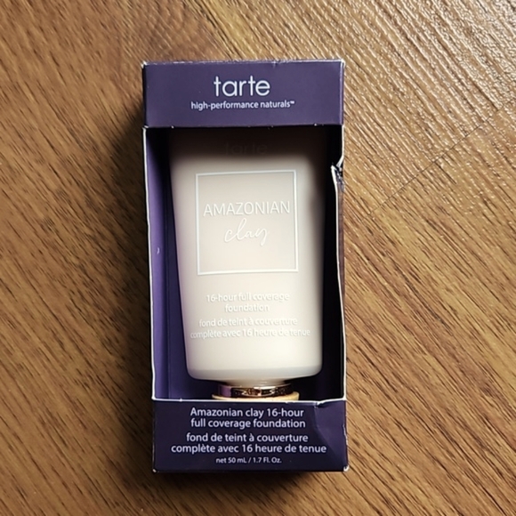 Tarte Amazonian Clay Foundation - Picture 1 of 5